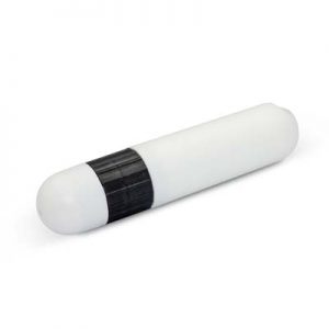 TRENDS Duo Lip Balm is a handy combination lip balm which features a conventional twist action SPF15 lip balm and a smooth SPF15 roll on sunscreen in one convenient tube