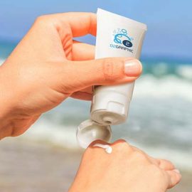 The Trends Sunscreen Tube 30ml is a SPF30 sunscreen with moisturiser. White. Great branded summer promotional product to keep your skin safe.