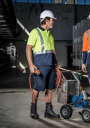 The Syzmik Hi Vis Spliced Short Sleeve Polo is a shoulder taped, polyester hi vis polo shirt.  2 colours.  S - 7XL.  Great branded short sleeve, hi vis polos.