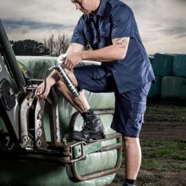 The Syzmik Mens Light Weight Tradie Shirt - Short sleeve is a 145gsm light weight cotton twill shirt. 4 colours. Great Syzmik work shirts for tradies.