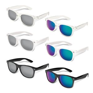 The Trends Collection Malibu Premium Sunglasses Mirror Lens is a retail quality fashion sunglasses with mirrored lenses.  Great branded summer sunglasses.