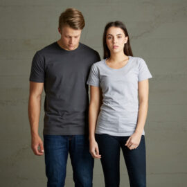 The Cloke Outline Tee is a 185gsm cotton crew neck tee. Pre Shrunk. S - 7XL. 16 colours. Great branded quality tees from Cloke and the Aurora Clothing brand.
