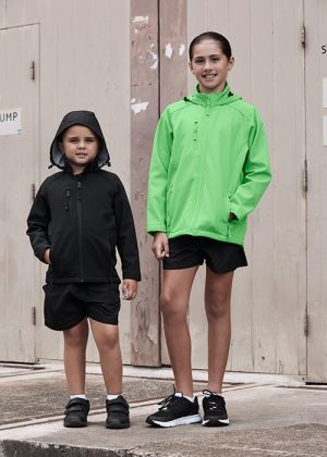 The Aussie Pacific Kids Olympus Softshell Jacket is a 320gm 3 layer performance softshell.  8 colours.  6 - 16.  Great Aussie Pacific softshell jackets.