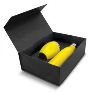 The Trends Collection Mirage Vacuum Gift Set includes the Mirage Powder Coated Vacuum Bottle & Verona Vacuum Cup. 12 colours, Great corporate gift sets.