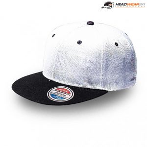 The Headwear24 2 Tone Snapback Flat Peak Cap is a 100% Acrylic, OSFA cap.  4 colours.  6 panel.  Great branded snapback, flat peak caps.