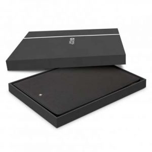 The Swiss Peak Heritage A4 Portfolio is a deluxe compendium made from premium Italian PU.  Zip closure.  Engraving or full colour transfer available.