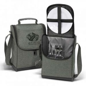 The TRENDS Vancouver Picnic Set is a 2 person picnic set with 2 tone heather finish. Just add wine for a great corporate gift for suppliers, clients and staff.