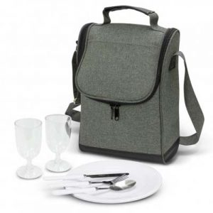 The TRENDS Vancouver Picnic Set is a 2 person picnic set with 2 tone heather finish. Just add wine for a great corporate gift for suppliers, clients and staff.