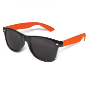 The TRENDS Malibu Premium Sunglasses are retail quality fashion glasses with impact resistant polycarbonate frame.  Black frame, coloured arms.