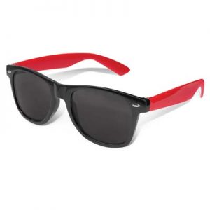 The TRENDS Malibu Premium Sunglasses are retail quality fashion glasses with impact resistant polycarbonate frame.  Black frame, coloured arms.