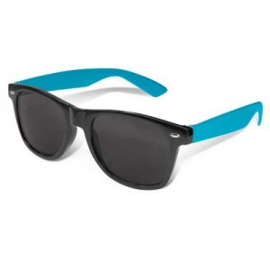The TRENDS Malibu Premium Sunglasses are retail quality fashion glasses with impact resistant polycarbonate frame.  Black frame, coloured arms.