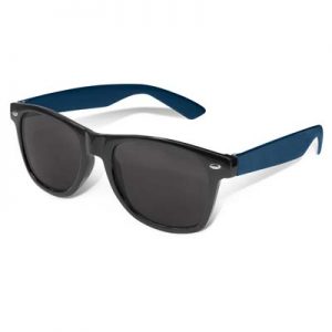 The TRENDS Malibu Premium Sunglasses are retail quality fashion glasses with impact resistant polycarbonate frame.  Black frame, coloured arms.