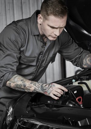 ZC503_Talent_01_Jzipq0h The Syzmik Mens Service Overall is a 65% polyester, heavy duty work overall with multiple pockets. In Charcoal. Sizes 77 - 122.