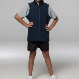 The Aussie Pacific Selwyn Kids Vests is a water and wind resistant vest with pockets. Available in 3 colours. Sizes 4 - 16.