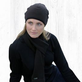 The Catalogue Merino Arctic Scarf is a heavy weight, 100% merino wool scarf. Available in Black and Navy. One Size.