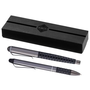 The Catalogue Luxe Tactical Grip Pen Set is a set of 2 aluminium, black ink pens. One ballpoint and one roller ball.