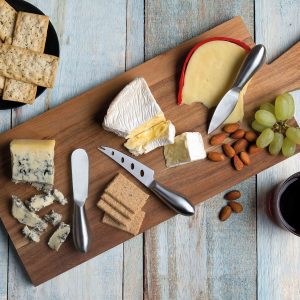 The Catalogue Formaggio Cheese Knife 6 pcs Set is a stainless steel, cheese knife set. Includes a fork and multiple knives.