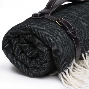 The Catalogue Ombrello Picnic Blanket is a 100% acrylic fabric, polyester backed blanket. Centred hole for umbrella.