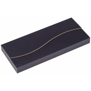 The Catalogue Steak Knife 6 pcs Set is a 6 piece serrated knife set. Made from stainless steel and rosewood. Includes a gift box.