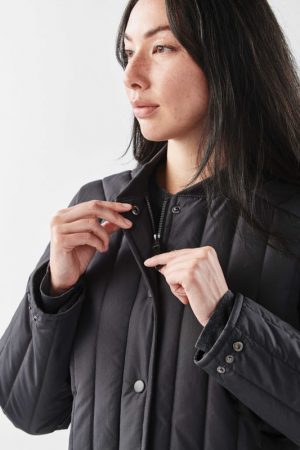 The Stormtech Women's Oakland Thermal Jacket is a 100% polyester, quilted polyfill jacket. Multiple pockets. Available in 2 colours.