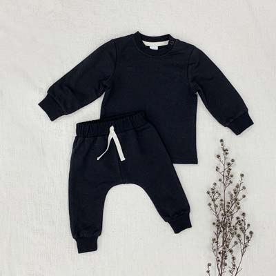 The Baby Blanks Baby Trackpant Set is a crew and trackpant set in size 000 – 1.  6 colours available.  Cotton/elastane.  Perfect for your kids clothing label.