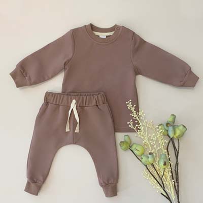 The Baby Blanks Baby Trackpant Set is a crew and trackpant set in size 000 – 1.  6 colours available.  Cotton/elastane.  Perfect for your kids clothing label.
