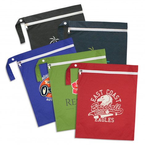 The Trends Collection Brighton Wet Bag is a great way to store wet or dirty items.  Machine washable.  Great for swimming, daycares and more.  5 colours.