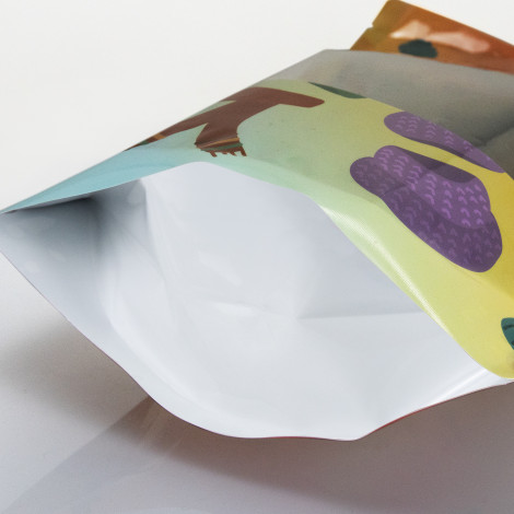 The TRENDS Foil Stand Up pouch is an xl pouch with resealable zip lock closure. Matt or gloss finish and can include window. Full colour branding.