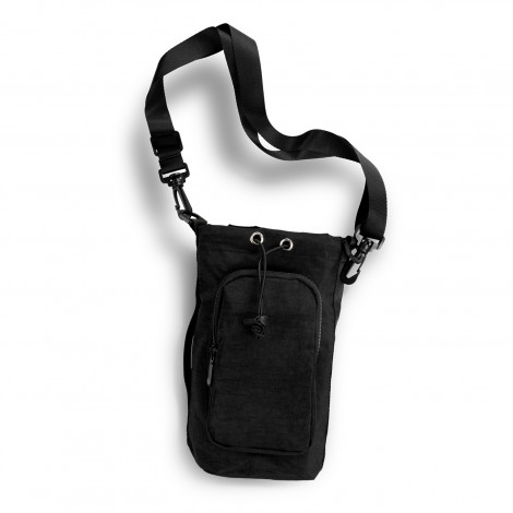 The TRENDS Reign Bottle Bag is a textured washed polyester bag with adjustable bungee cord and toggle closure. Fits up to 1 litre bottles. Black.