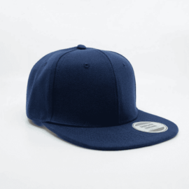 The Headwear24 Original Snapback Flat Peak Cap is a 100% Acrylic, OSFA cap.  5 colours.  6 panel.  Great branded snapback, flat peak caps. 