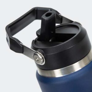 The TRENDS Frontier Hyke Vacuum Bottle is a 900ml double wall vacuum bottle. Made for the outdoors. Stainless steel, popwder coated. Straw lid. 3 colours.