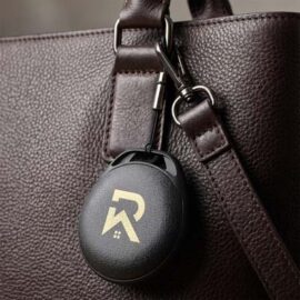 The TRENDS HangFindy Bluetooth Tracker is designed for everyday peace of mind. Compatible with iOS and Android. Great option for branded trackers.