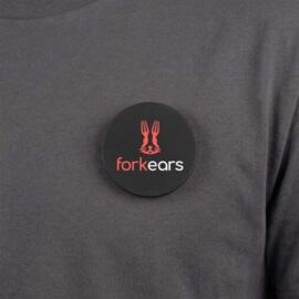 The TRENDS Multi-functional magnetic badge is a versatile promo product. Attach to fridge, phone or use as a badge. Full colour branding available.
